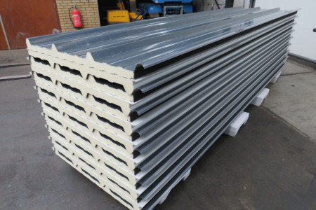 10.00 x 20.00m (200m²) met geïsoleerd dak